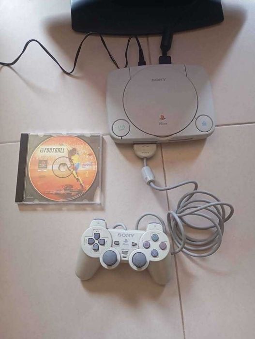 PsOne com comando oferta jogo