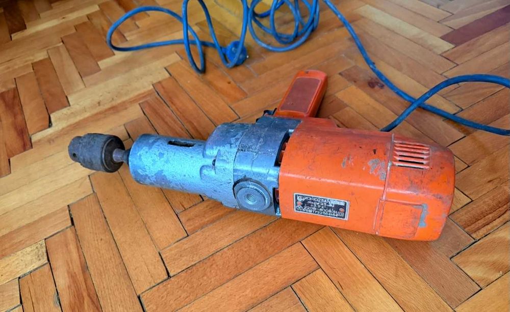 Електричний дриль