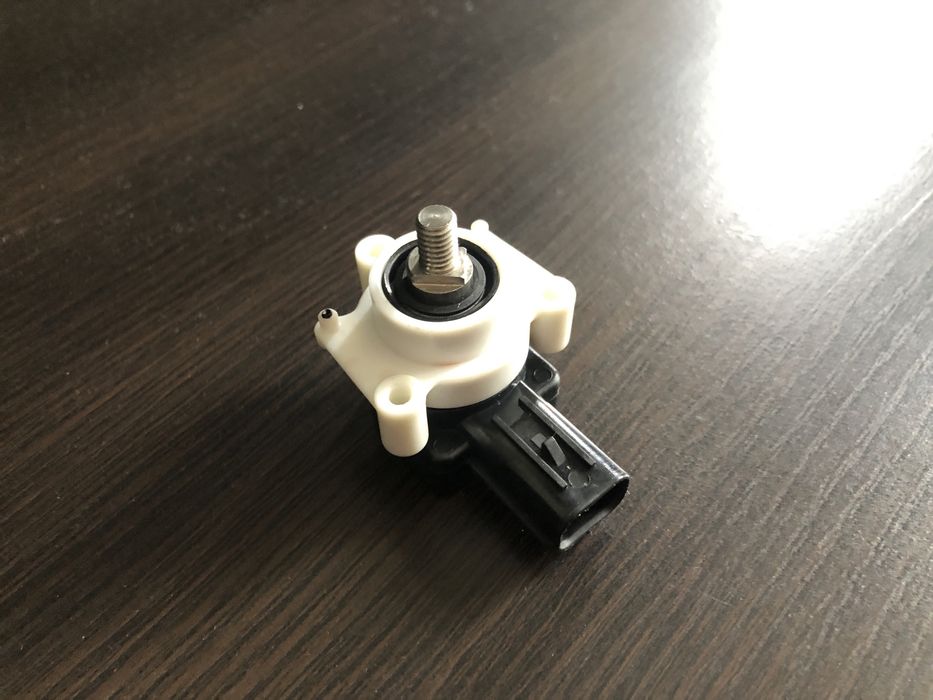 Датчик положення кузова / датчик положения кузова Toyota Lexus Subaru