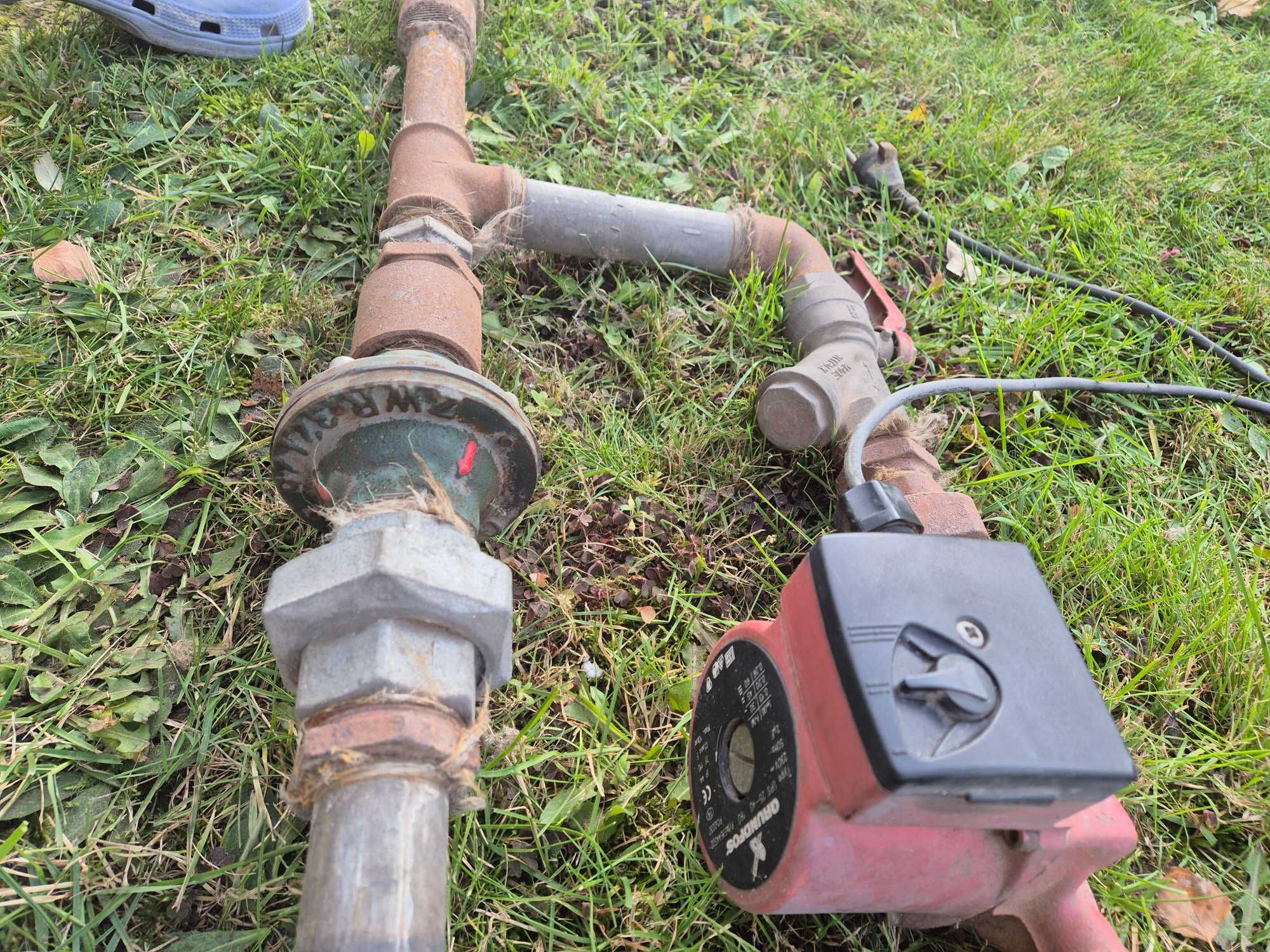 Komplet pompa z zaworem GRUNDFOS UPS 25-40. 180
