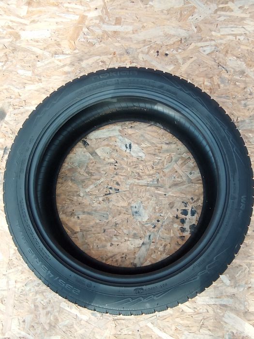 Шина 235/45/19 NOKIAN