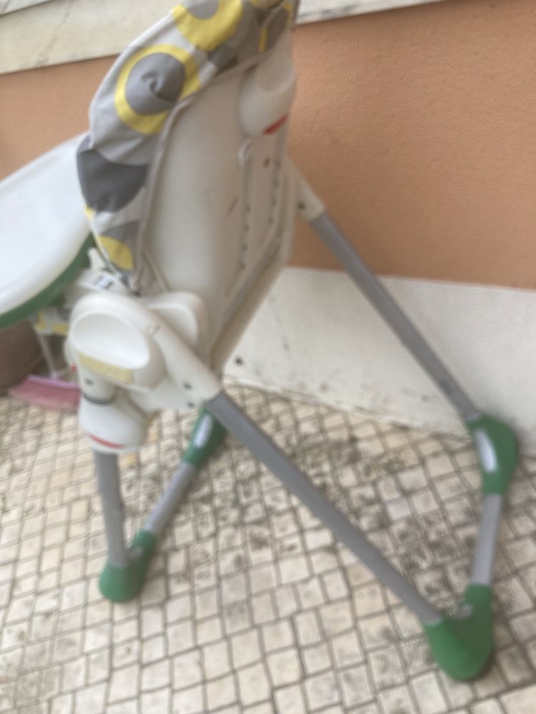 Cadeira de rafeição em bom estado