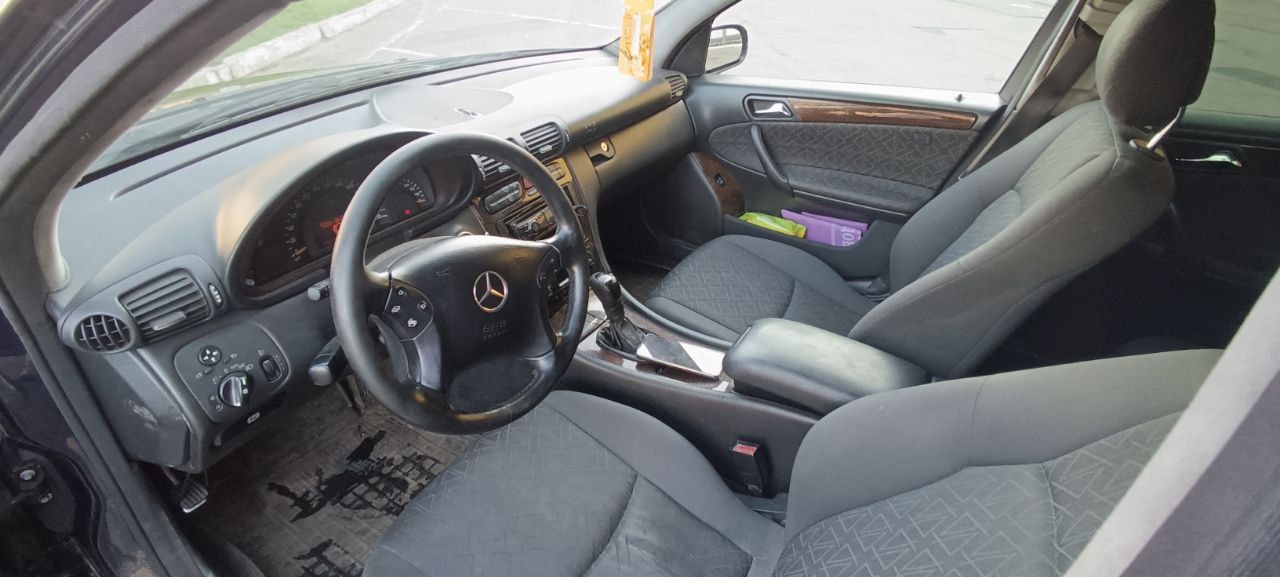 Mersedes Benz C220