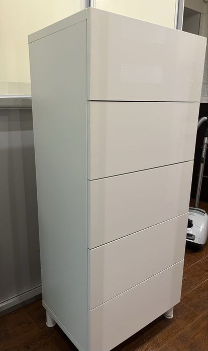 Wysoka szafka IKEA 5 szuflad – biały połysk (60×40×129]