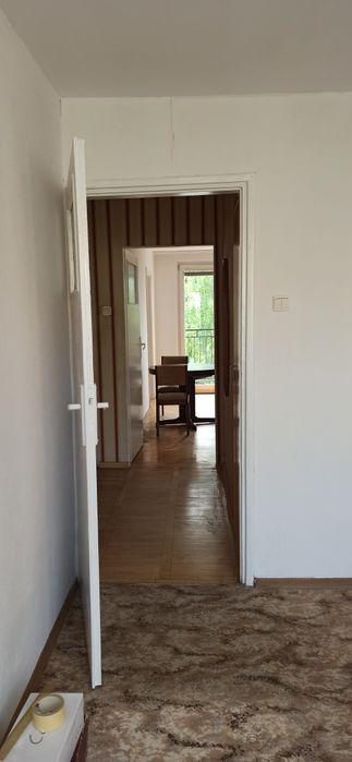 Trzypokojowe z balkonem I piętro, blisko jednostki wojskowej.