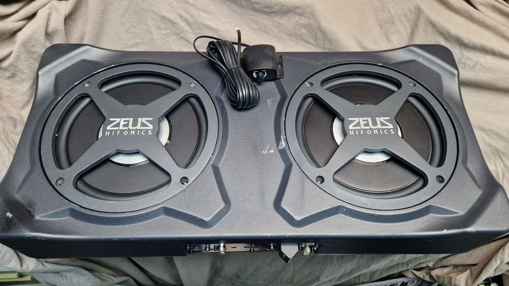 Hifonics Zeus ZRX220A subwoofer aktywny 2x20cm