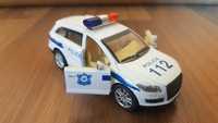 Policyjne Audi Q7 1:38