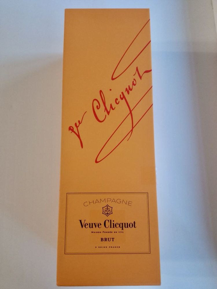 Бутылка от Vueve Cliquot 1,5л