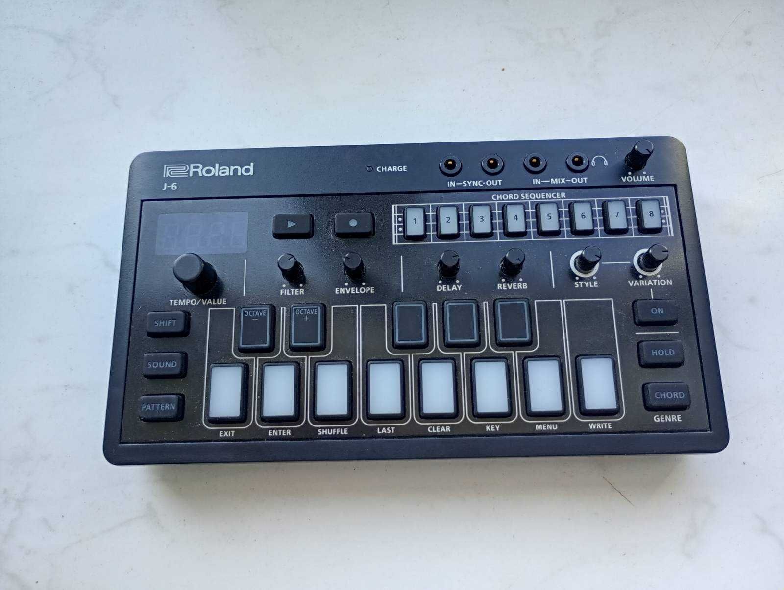 Синтезатор Roland J6