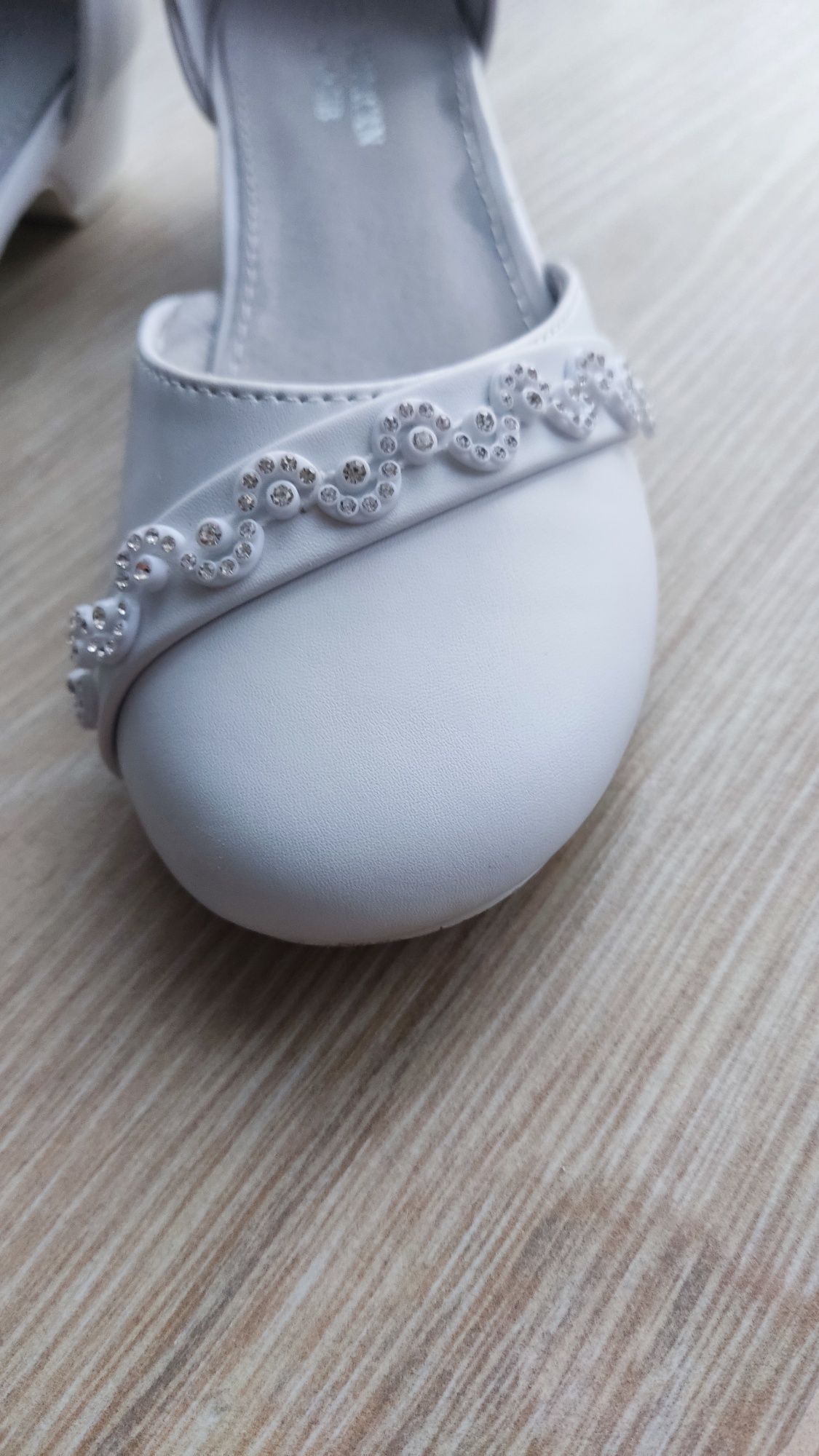 Buty, czółenka, pantofelki American Club komunia rozmiar 34