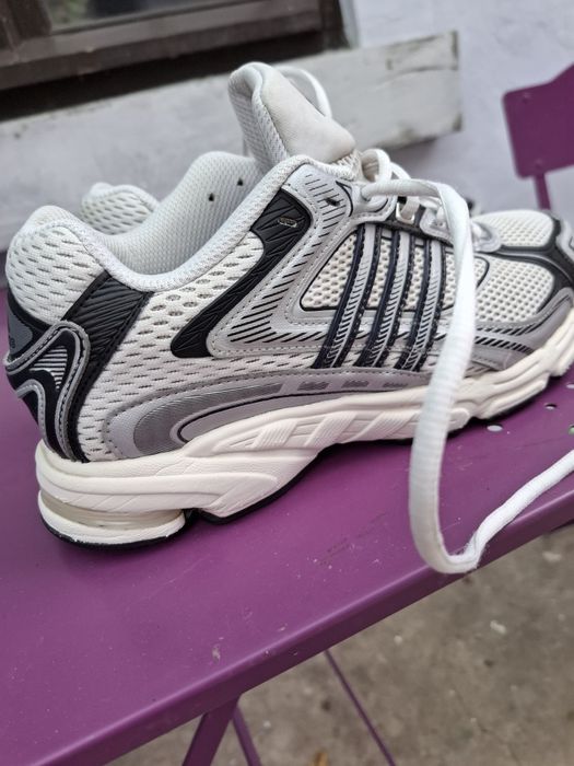 Кросівки аdidas Response 39 розмір