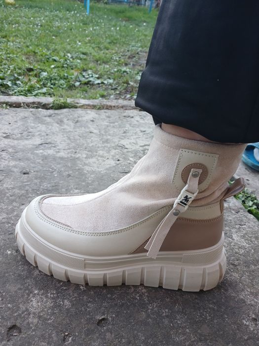 Чобітки жіночі п