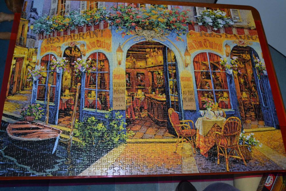 Vários puzzles 2000pcs montados