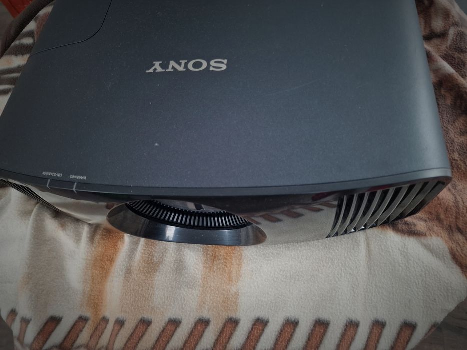 projektor 4K Sony VPL-VW260ES. Natywne 4k!