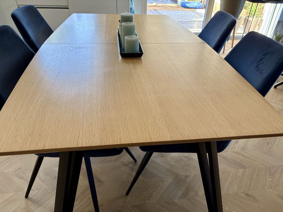 Komplet Stół rozkładany + 4 krzesła obrotowe – bardzo dobry stan!