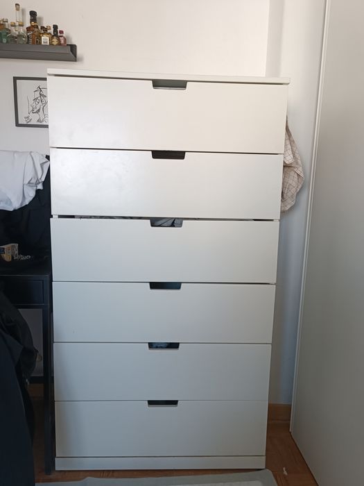 Cómoda IKEA com pouco uso