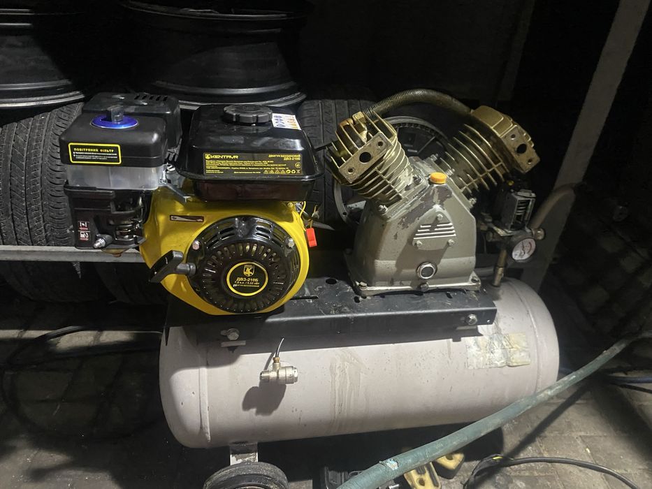 Продам компресор на бензиновом двигателей