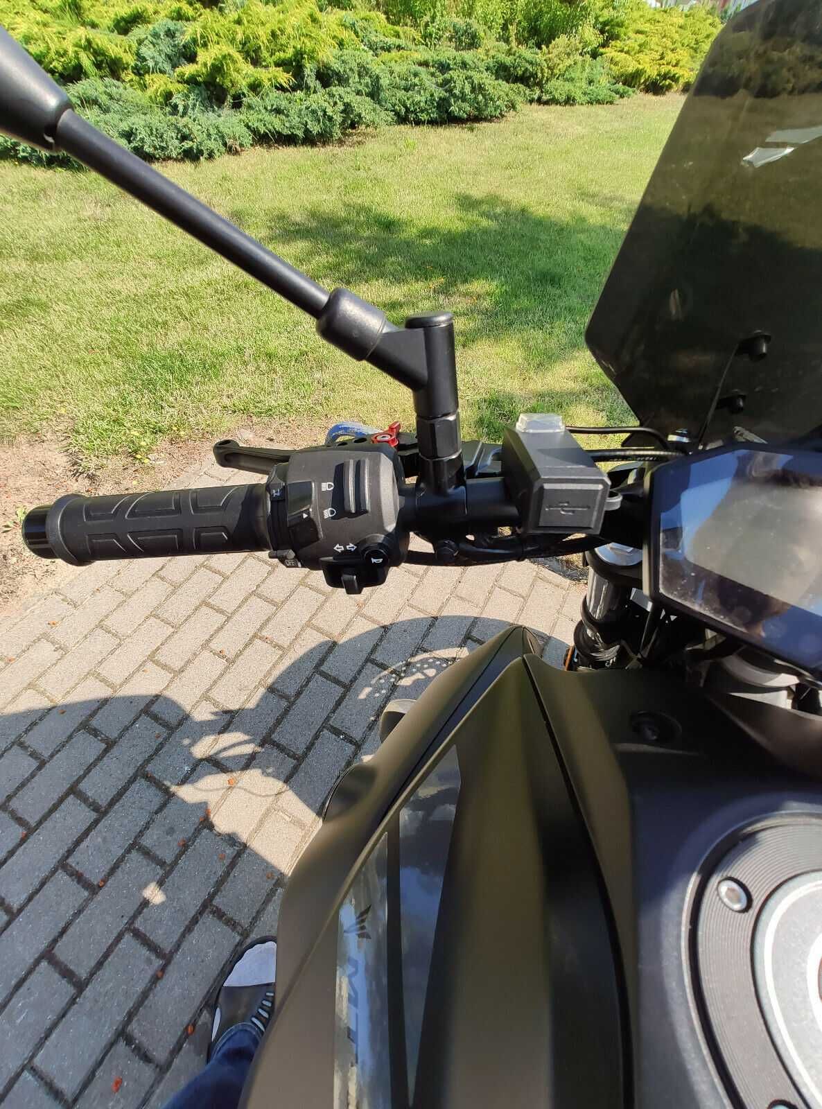 Ładowarka USB QC3.0 Yamaha MT07 MT09 XSR Plug and Play