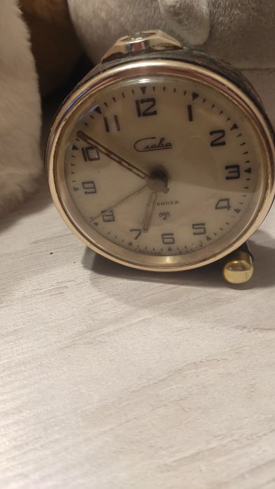 Budzik bardzo stary uszkodzony