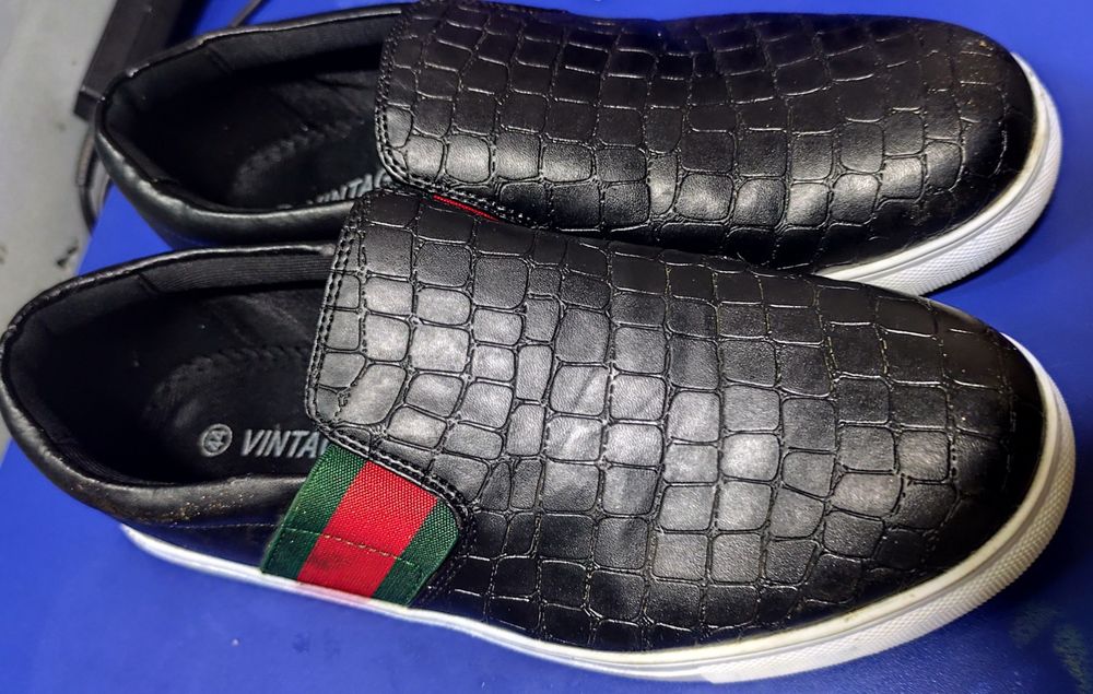 Продам мужские 44 размер слипоны gucci (гуччи),мокасины, кеды для м