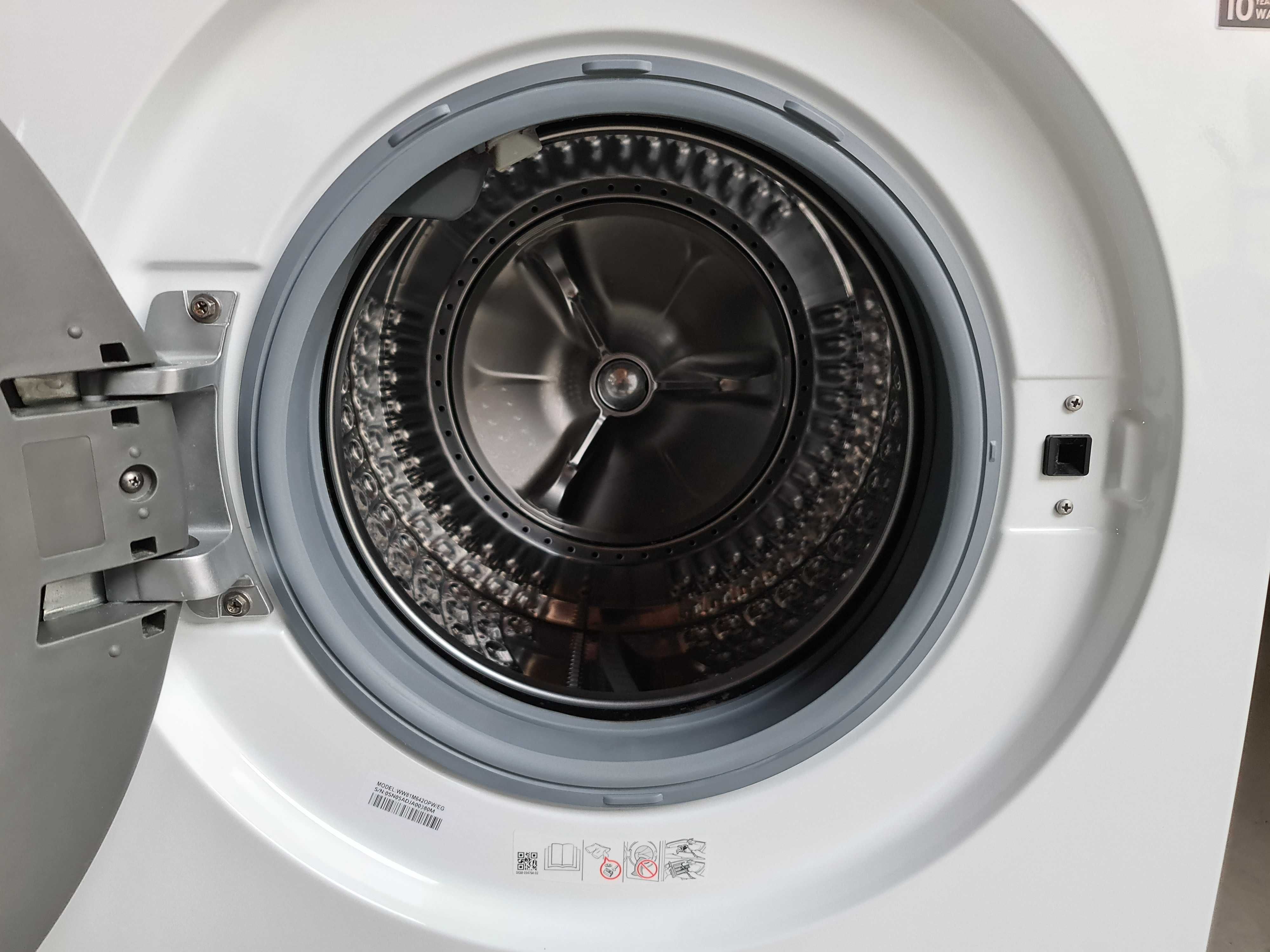Пральна/стиральная/ машина SAMSUNG QuickDrive™ 8 KG / WW81M642OPW
