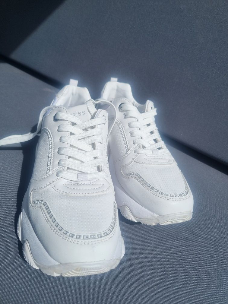 Sneakersy Guess Mags