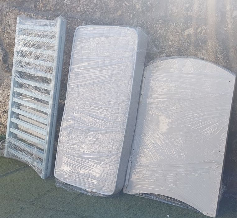 Cama de criança para vender em muito bom estado