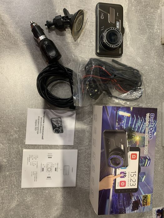 Автомобільний відеореєстратор з Touch екраном та камерою заднього виду