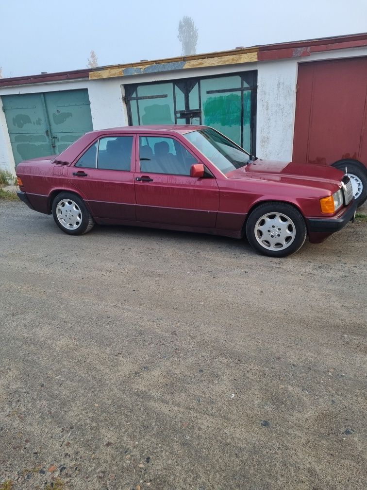 Sprzedam  zamienie Mercedes-Benz w201/190e/