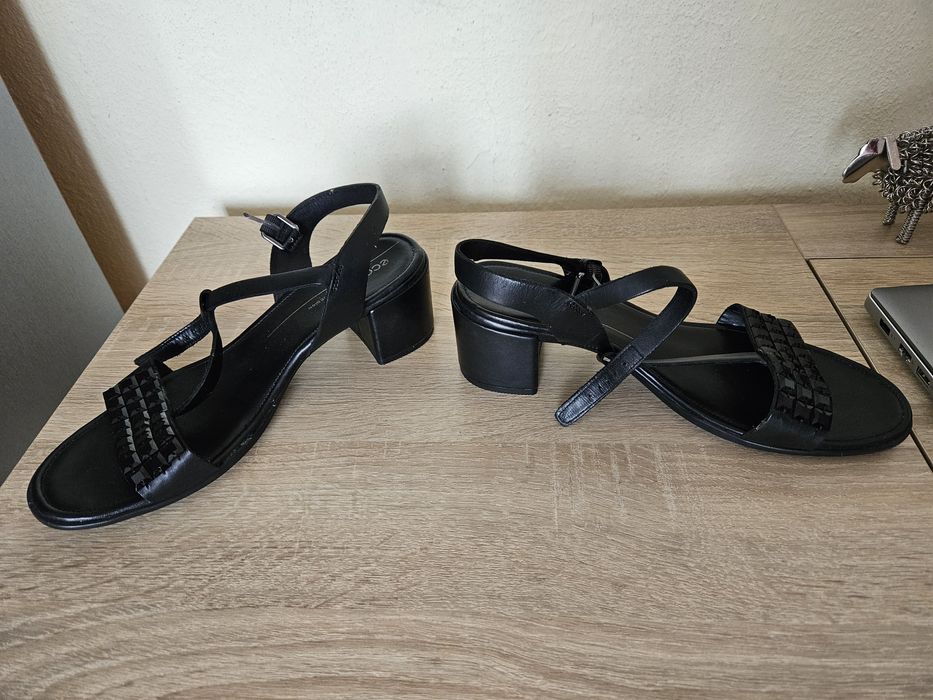 Босоніжки фірми ECCO 39 розмір