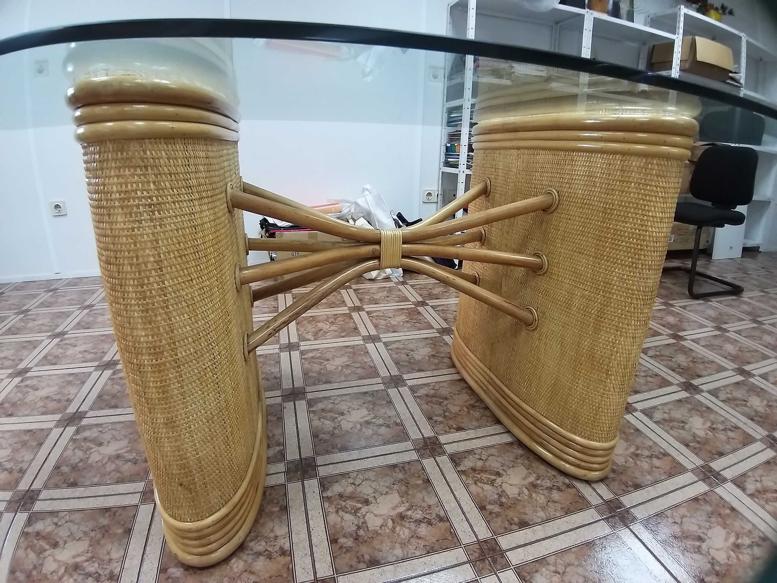 Mesa em bambu com vidro temperado