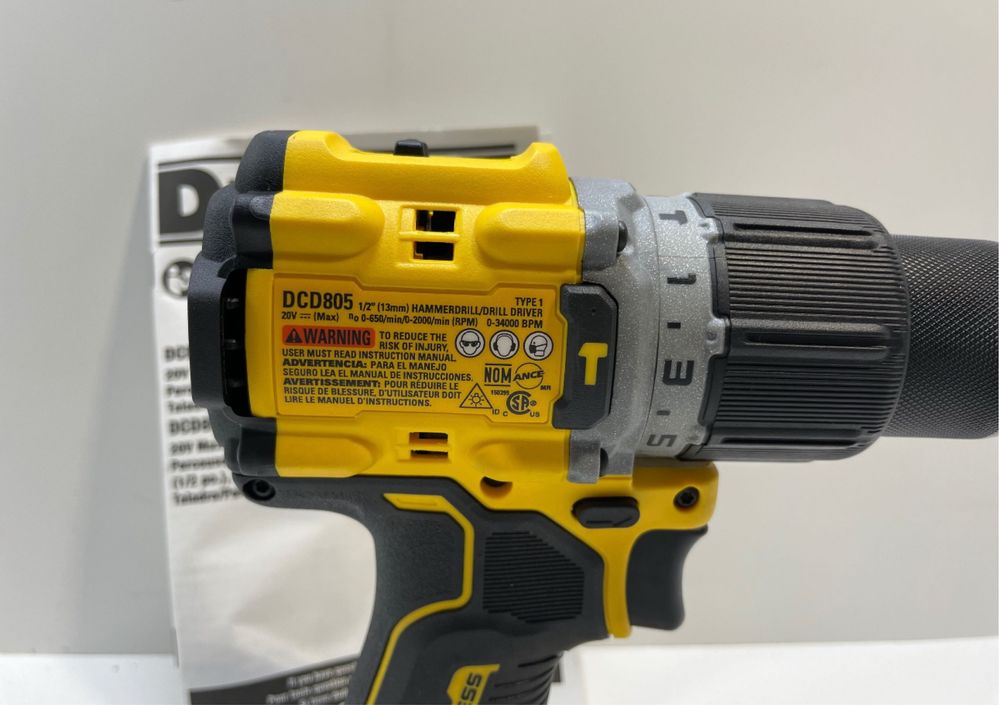 Аккумуляторный бесщеточный шуруповерт DEWALT DCD805B 20v. Mexica USA
