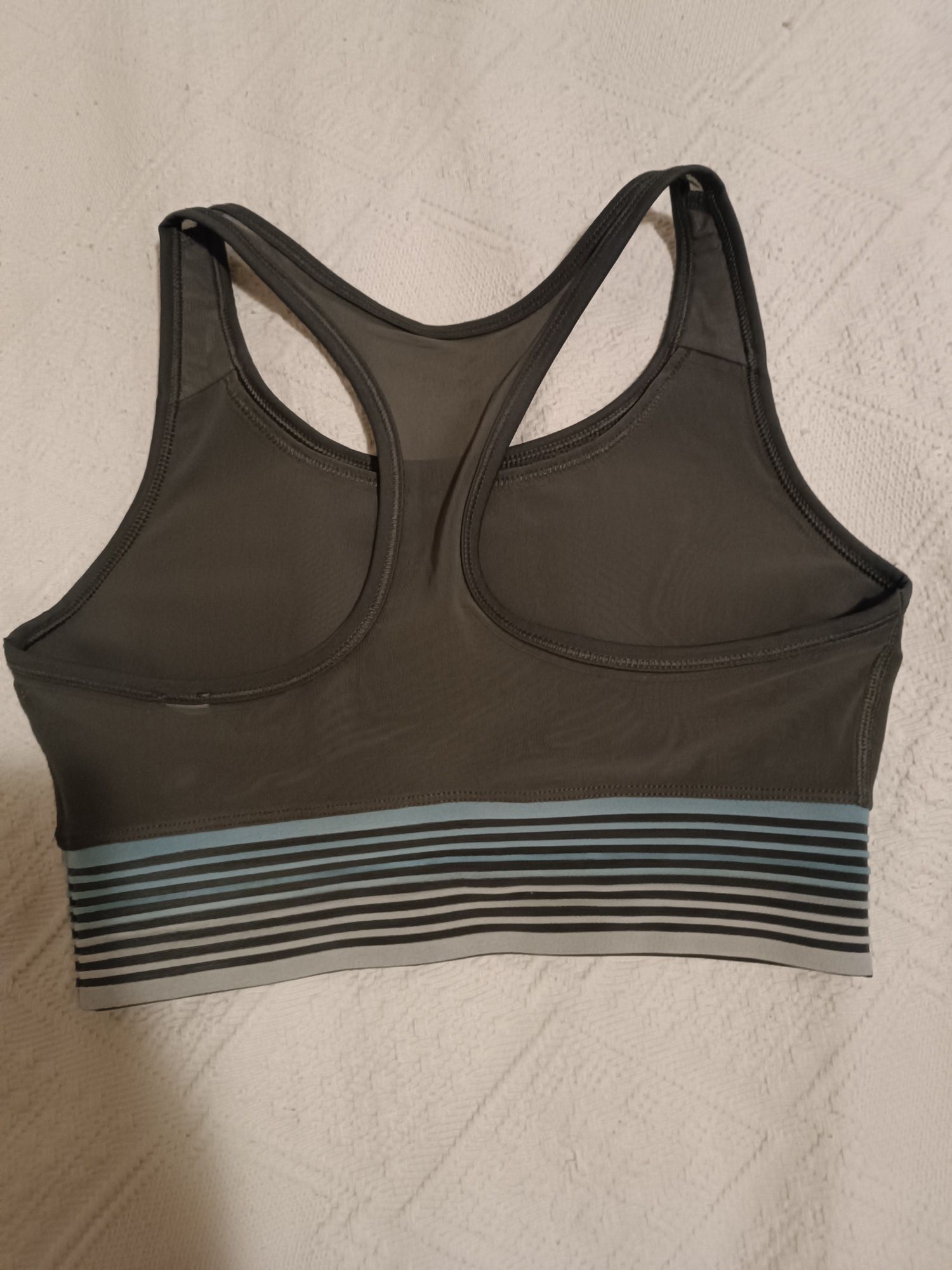 Top desportivo marca Nike