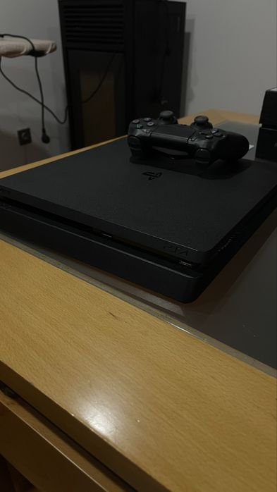 Playstation 4 c/ 1 comando
