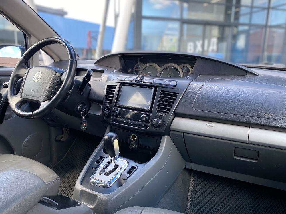 Ssang Yong Rodius