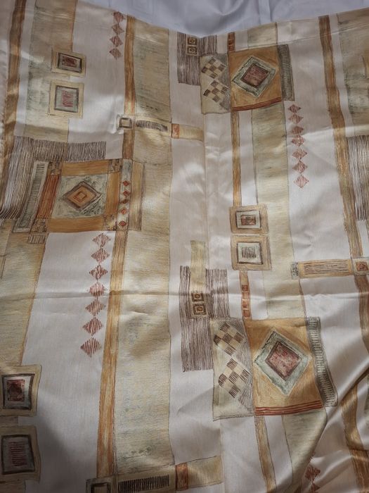 Zasłony w nieregularny wzór