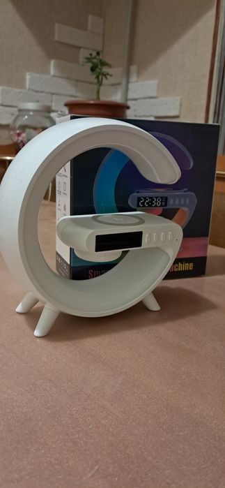 Портативная лампа( колонка, беспр.зарядка) оригинал.