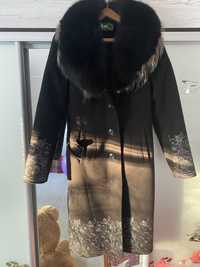 Пальто черное зимнее классика с воротником из меха