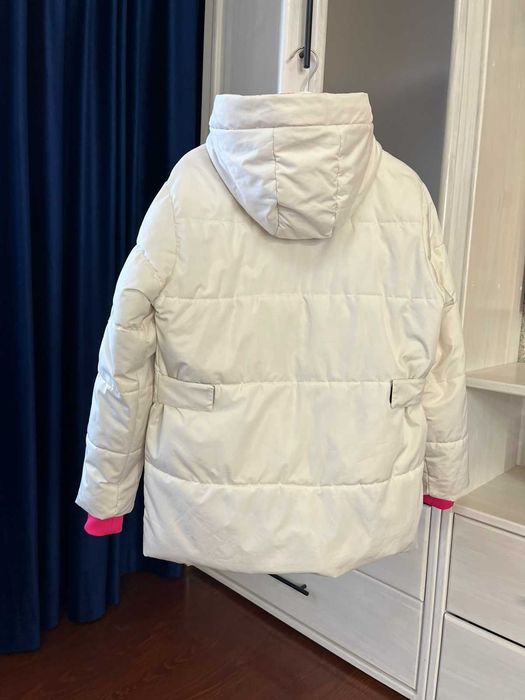 Стильна жіноча куртка