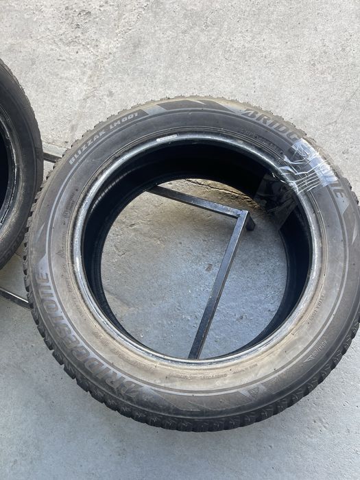 Шини зимові R17 225 55 Bridgestone Склад Осокорки
