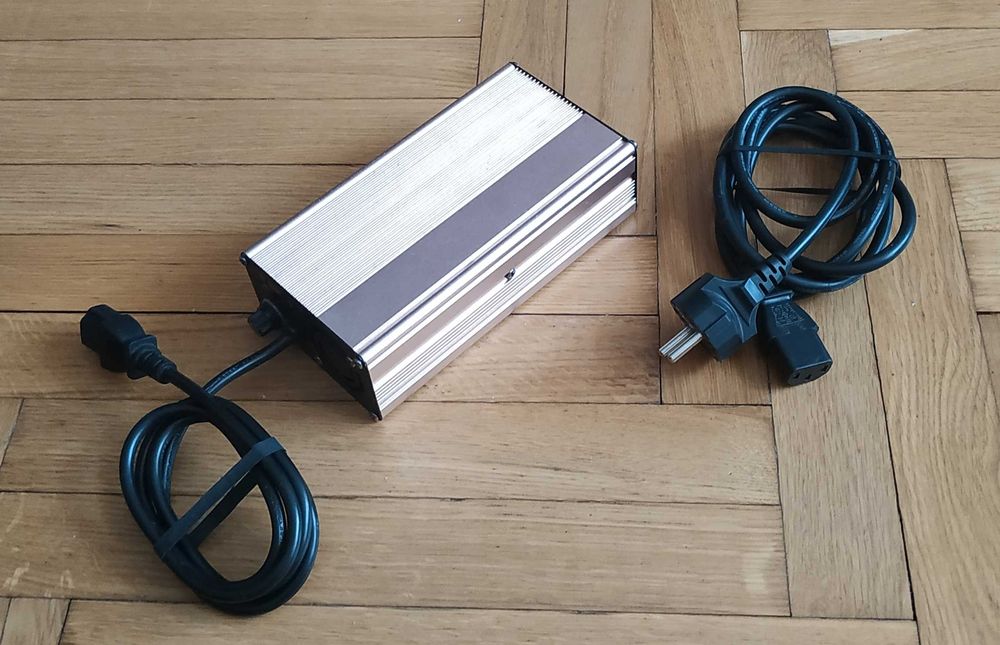 Умное зарядное устройство для li-ion аккумуляторов на 48в 5А