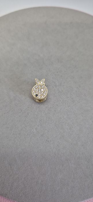 Złoty charms do bransoletki typu Pandora jabłuszko,białe cyrkonie
