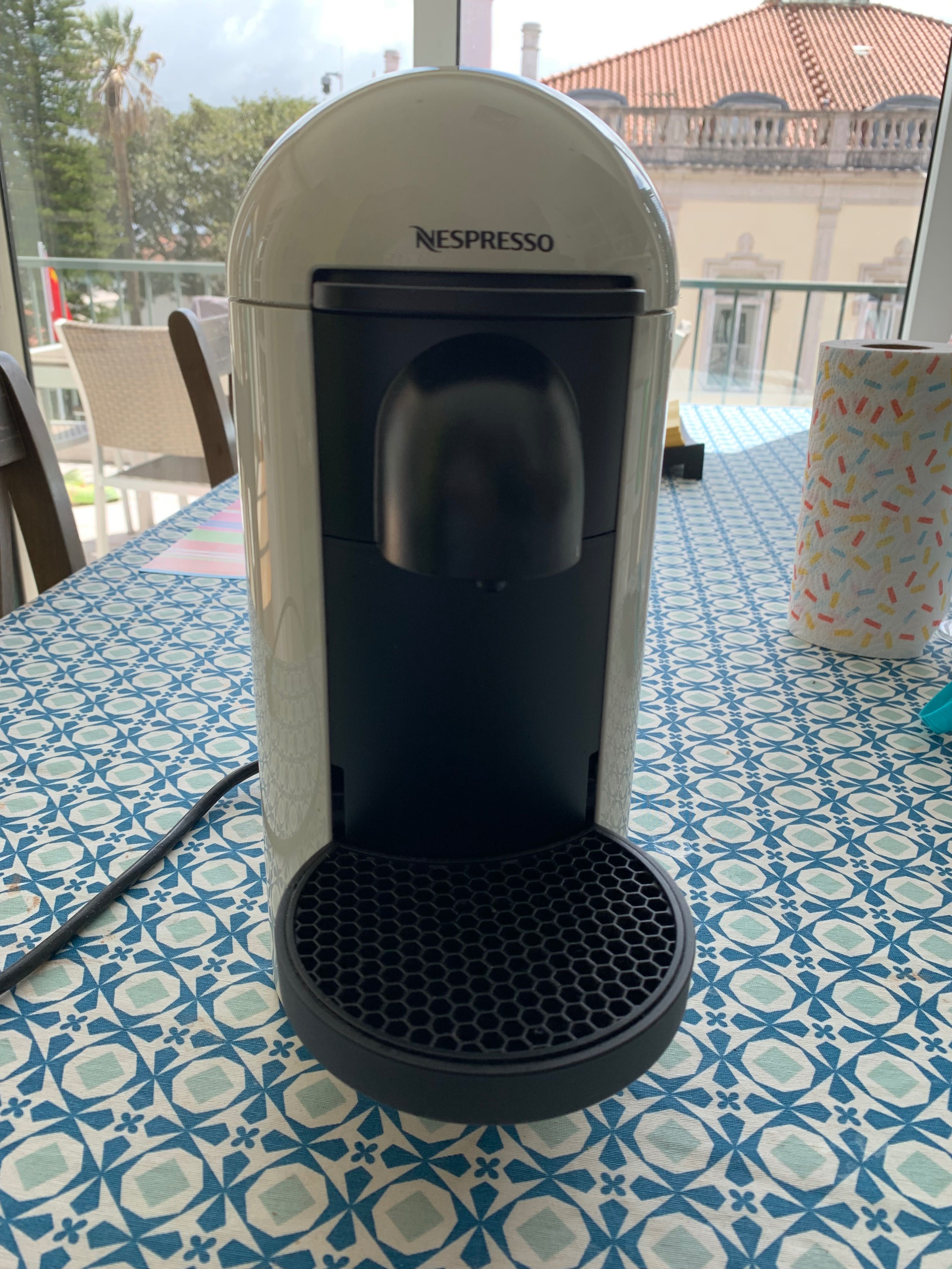 Nespresso Vertuo plus White