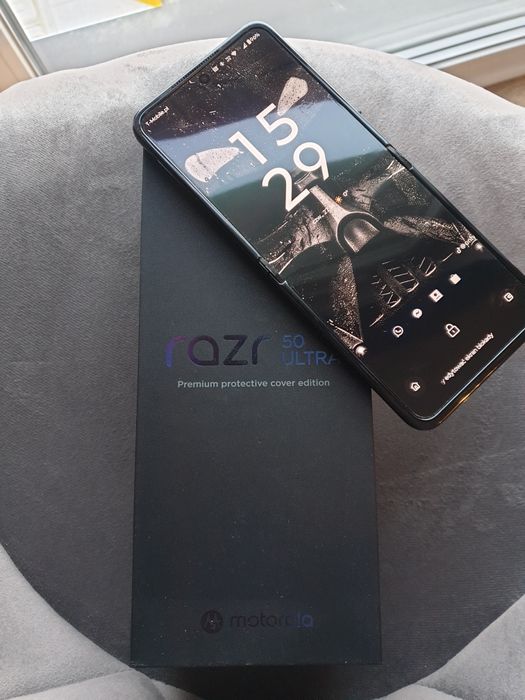 Motorola Razr 50 Ultra 12/512 GB Granatowy