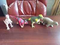 Набор игрушек Динозавры разные