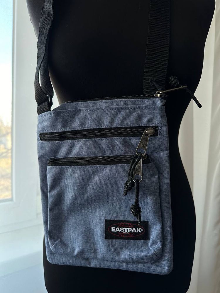 Месенджер Eastpak