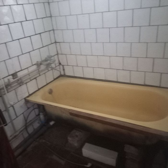 Продам квартиру у двох поверховому будинку