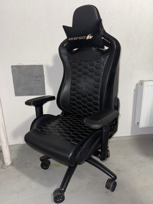 Продам игровое кресло Cougar Outrider S