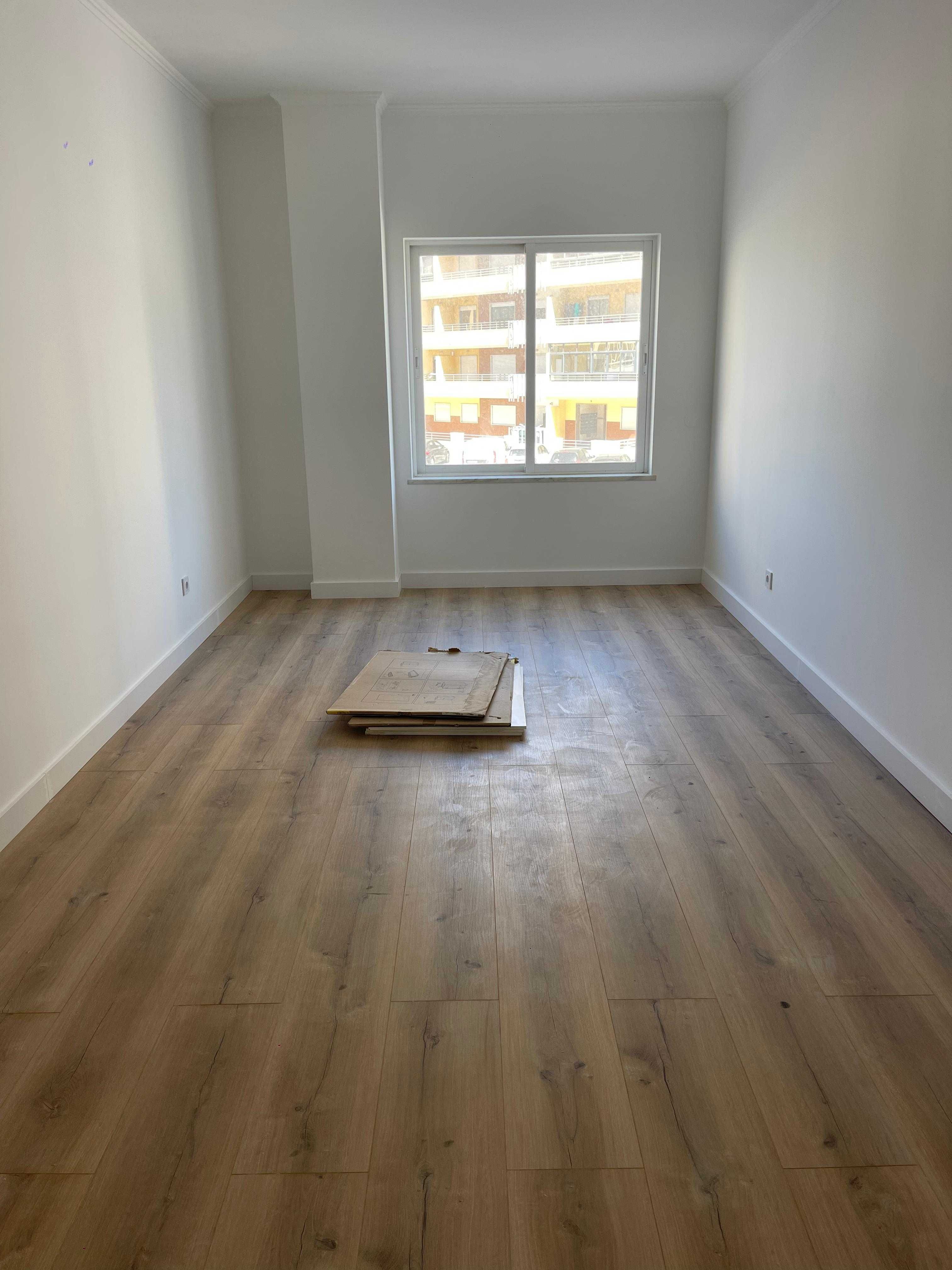 Espaço Comercial - Rio de Mouro