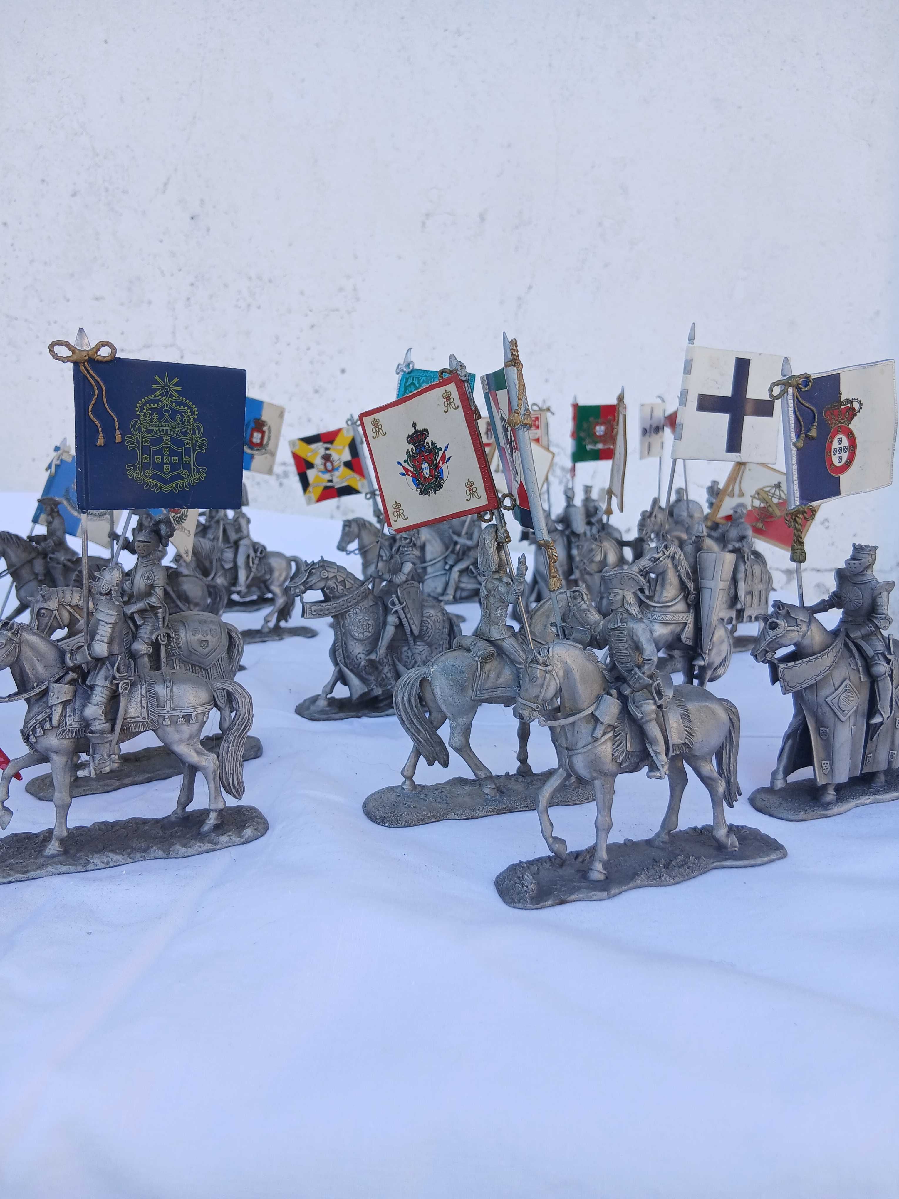 Colecao de 24 soldados de chumbo,cavalaria de Portugal de Don Pedro ll
